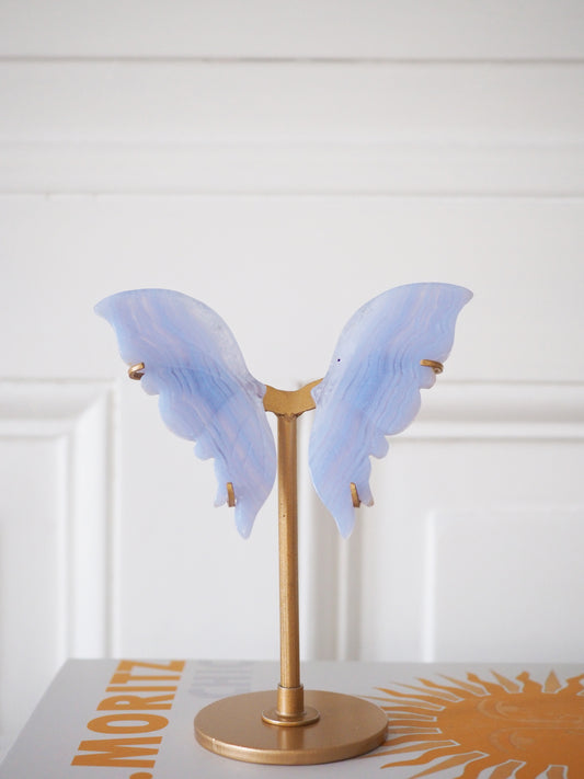 Bluer Spitzen Achat (Blue Lace Agate) Schmetterling Flügel auf Halter ca. 13-15cm- aus Namibia