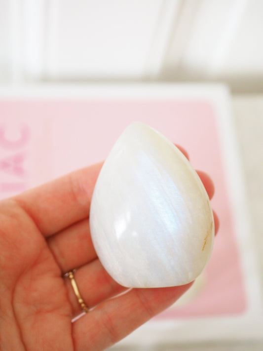 Weiße Mondstein Freeform Flamme - aus Indien Handcarved HIGH QUALITY