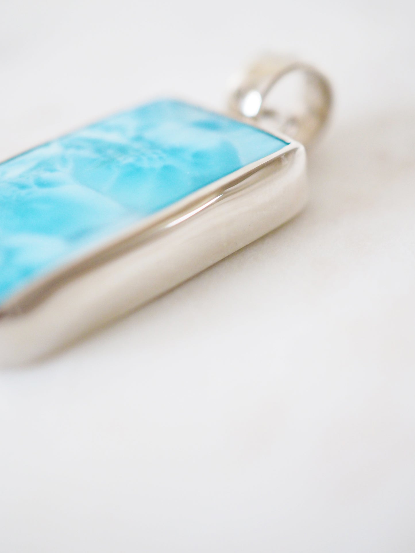 Larimar Anhänger Eckig . 925 Sterlingsilber Platiniert - aus Dominikanische Republik
