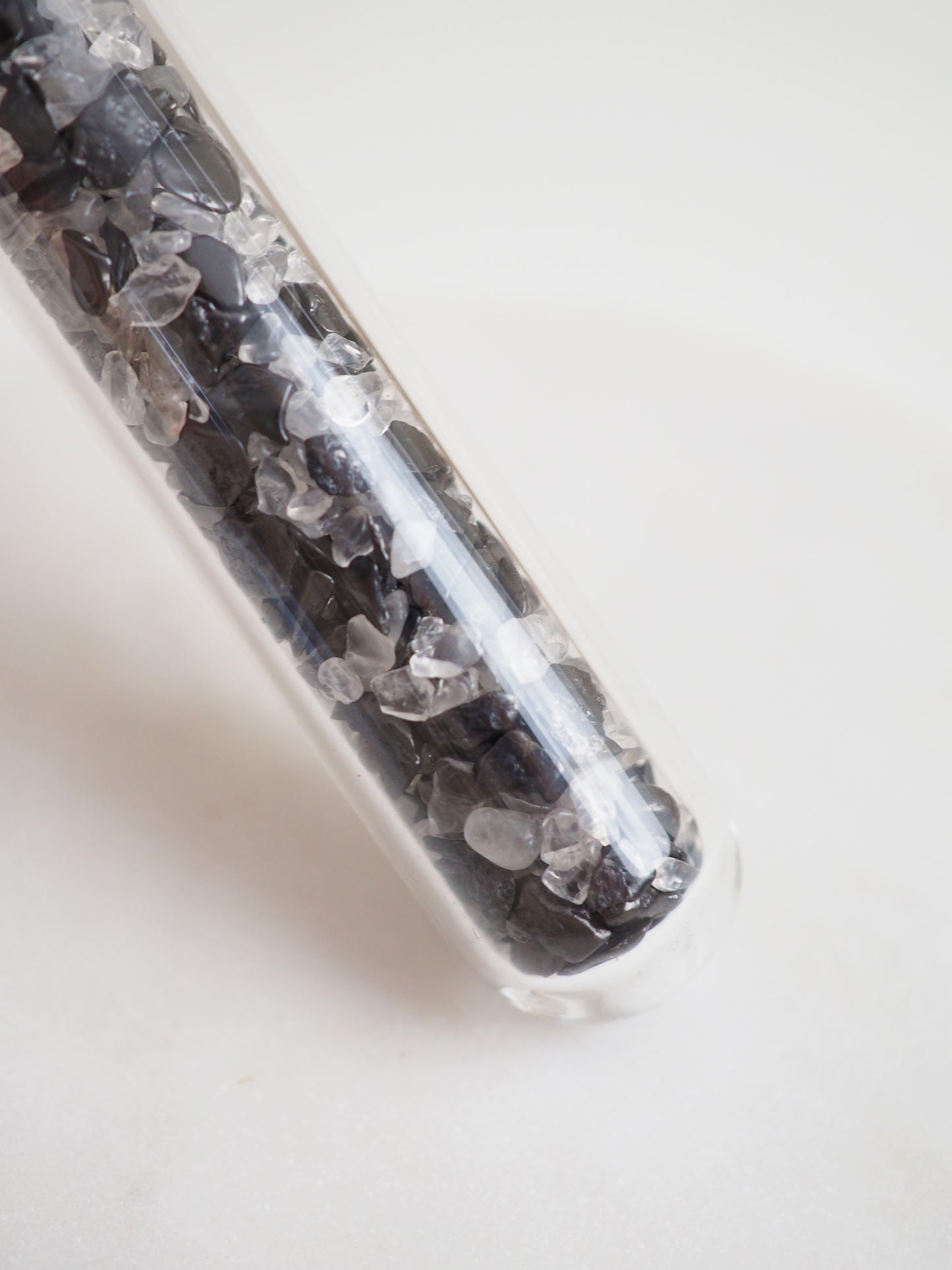 Glas Kristall Vitalstab für Edelsteinwasser. SPACE CLEARING MIX - Schungit & Bergkristall mit Blume des Lebens 20cm