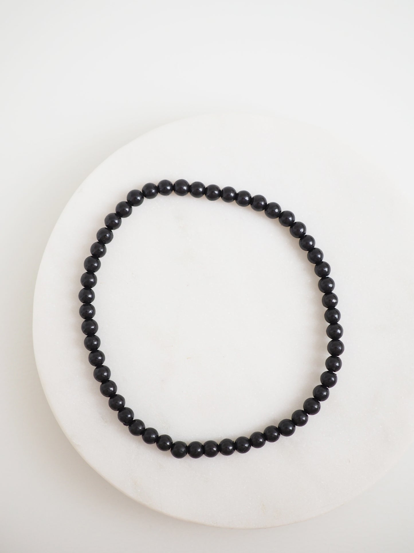 Schungit . Shungite Kugel Armband ca. 4 mm - aus Russland