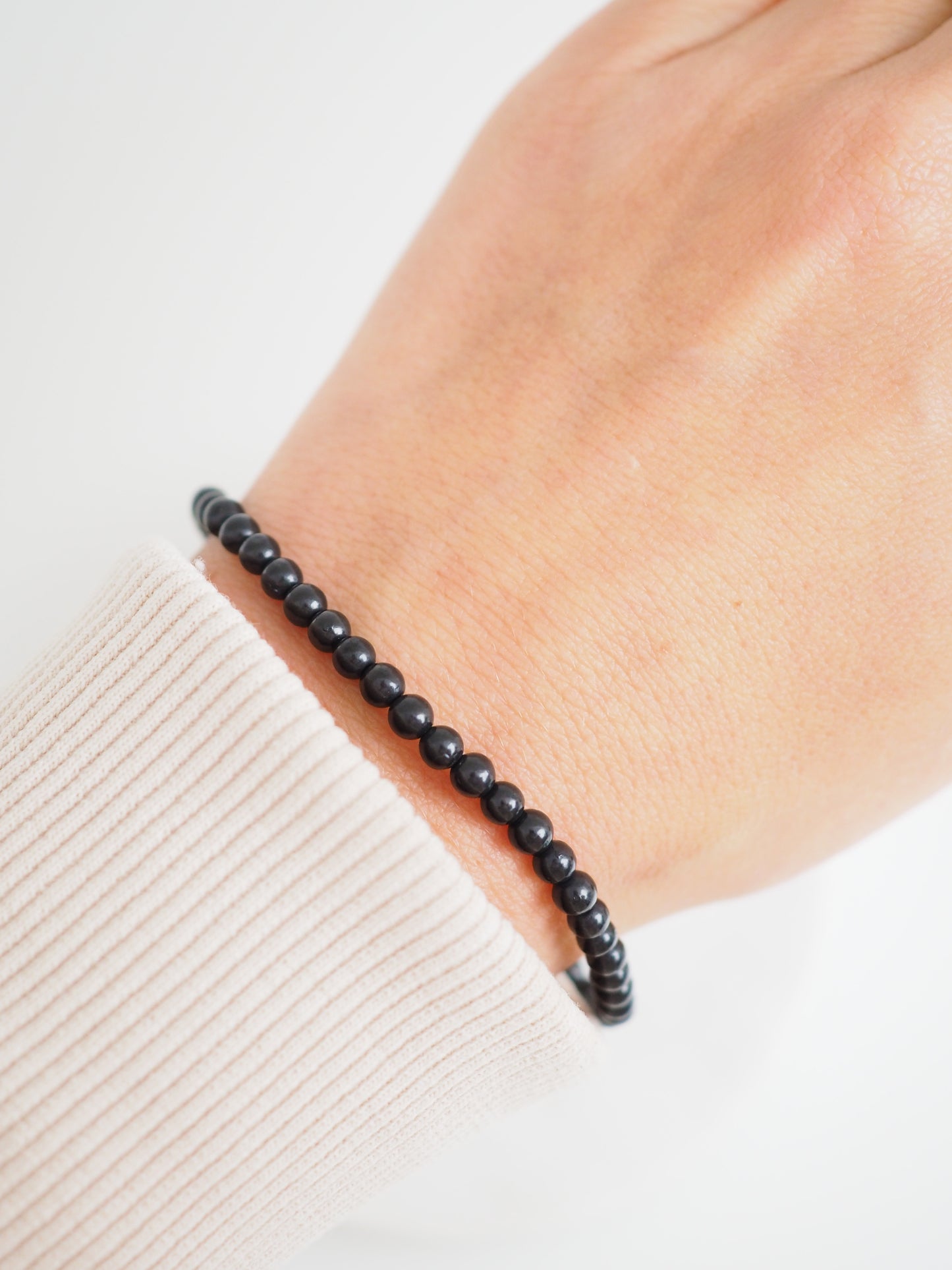 Schungit . Shungite Kugel Armband ca. 4 mm - aus Russland