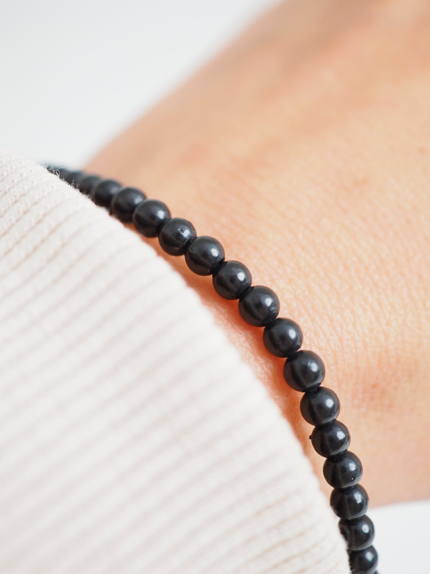 Schungit . Shungite Kugel Armband ca. 4 mm - aus Russland