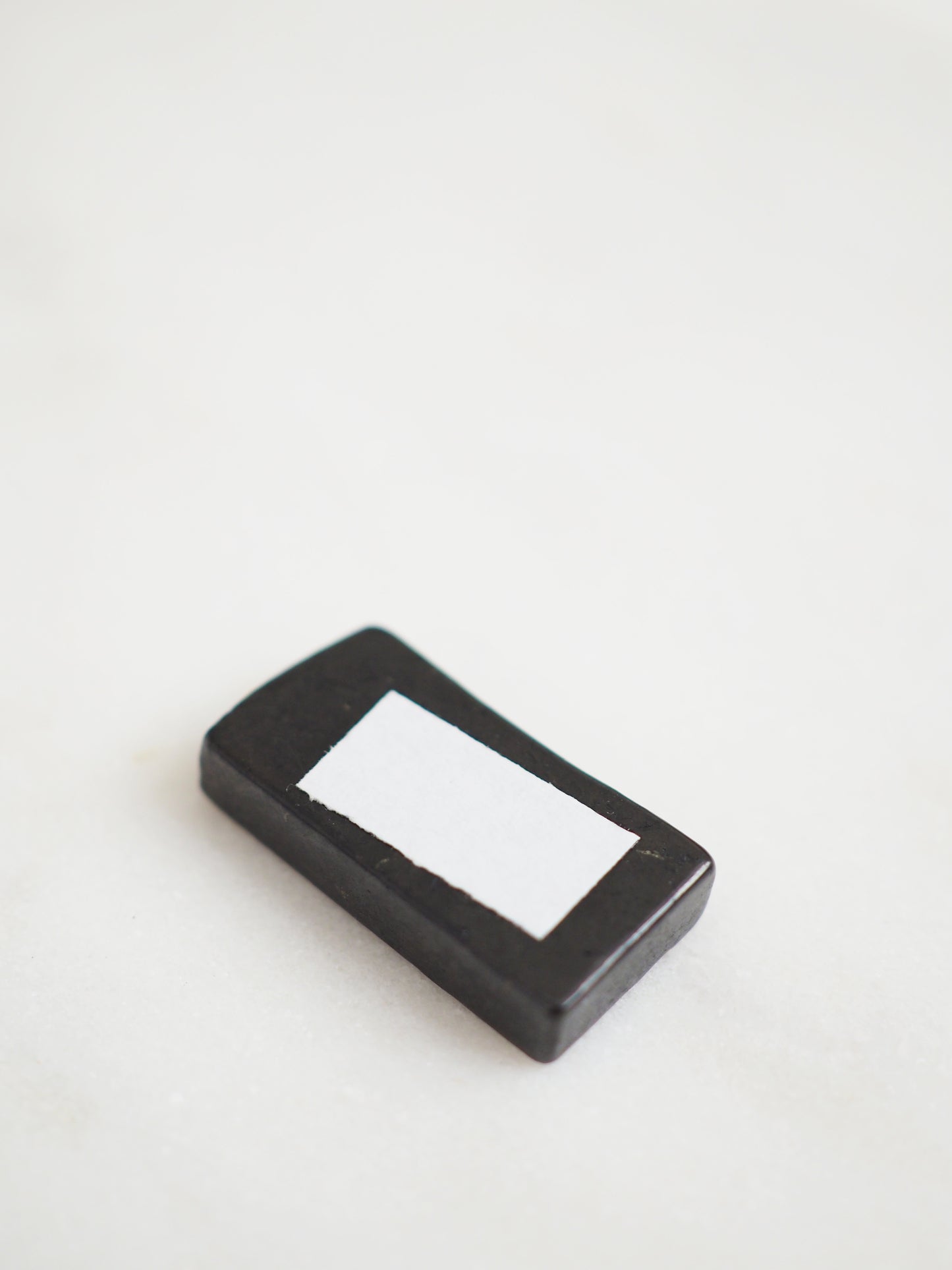 Schungit Handy Plättchen Rechteckig . Shungite - aus Russland