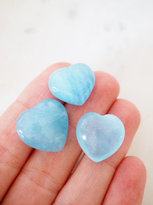 Aquamarin Mini Herz Carving ca.1.5 cm Handcarved - High Quality