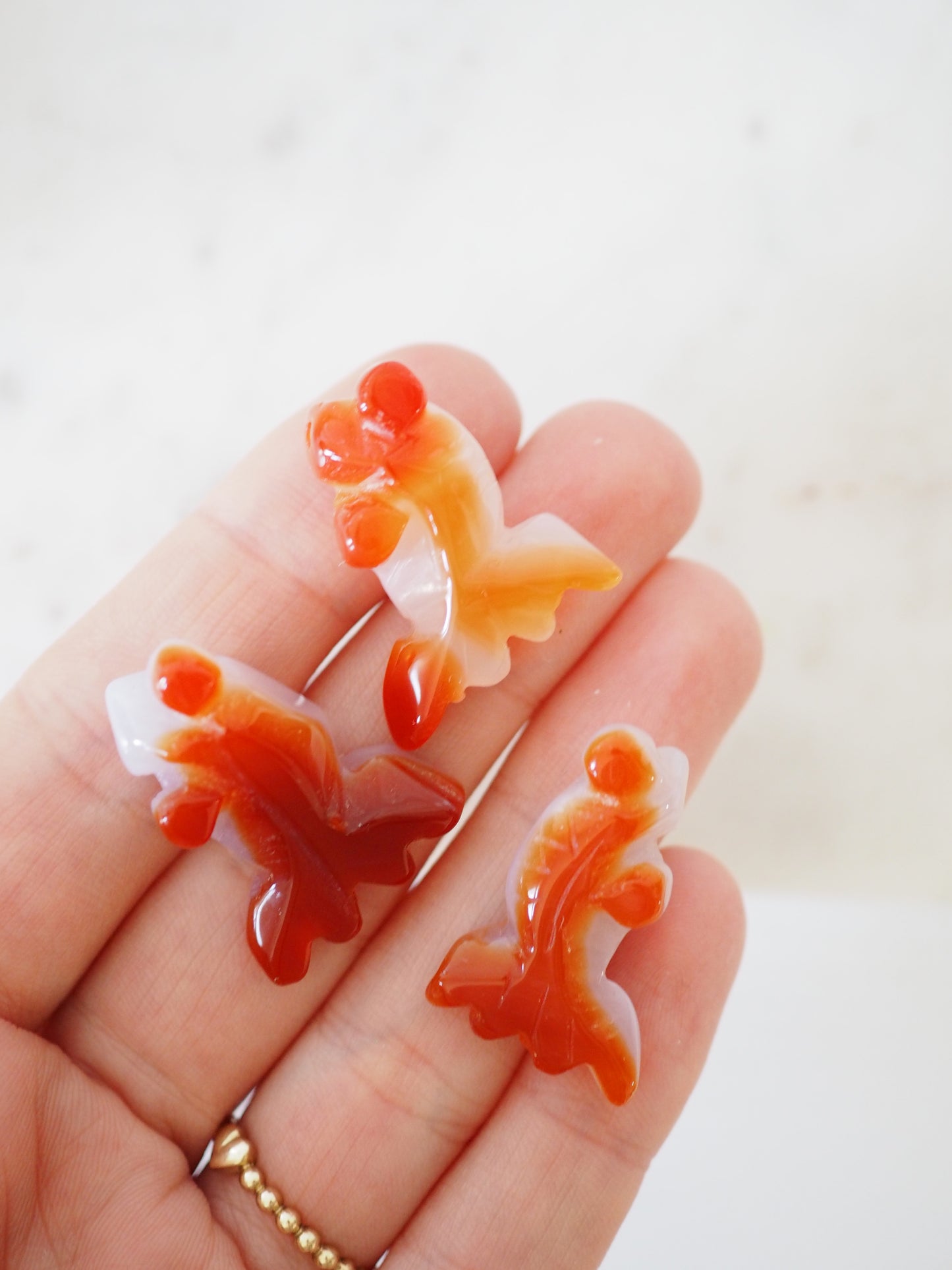 Karneol Gebr. Mini Goldfish ca 2-3 cm Carving - aus Madagascar HANDCARVED
