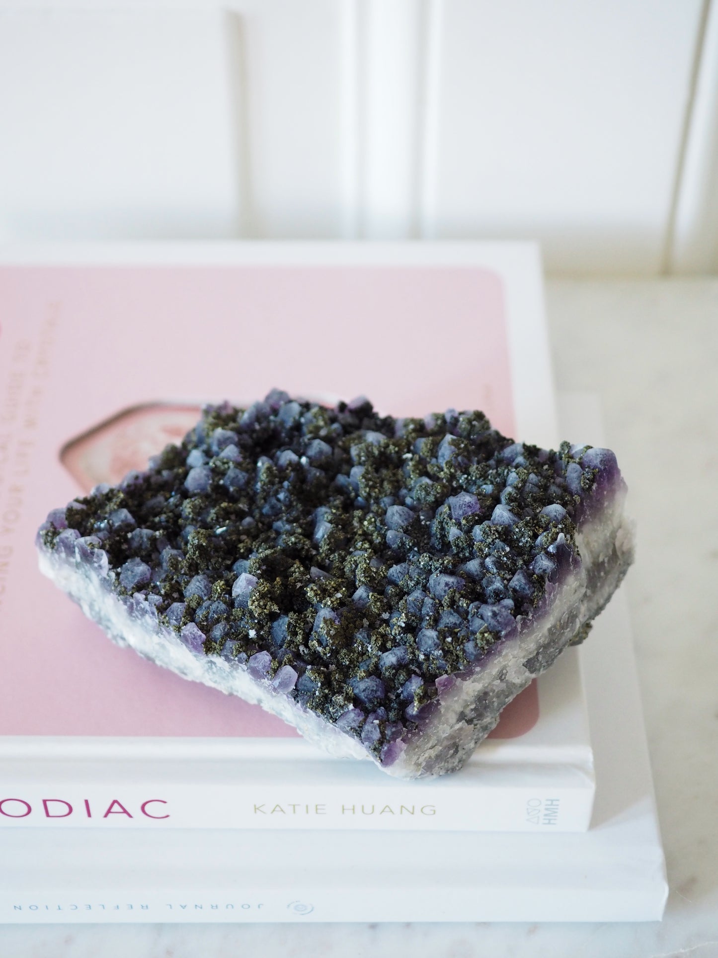 Amethyst mit Pyrit ca. 12 x 9 cm - aus Bulgarien RARE MINE CLOSED