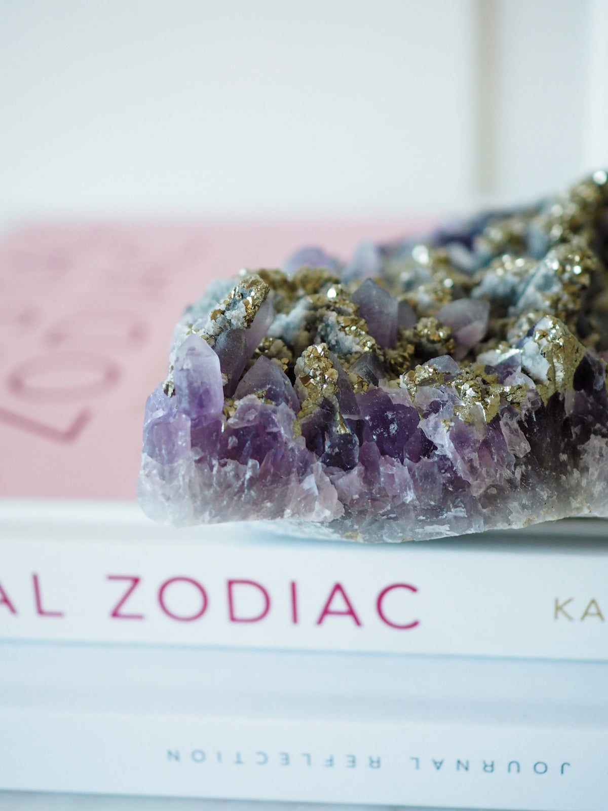 Amethyst mit Pyrit ca. 16 x 12 cm - aus Bulgarien RARE MINE CLOSED