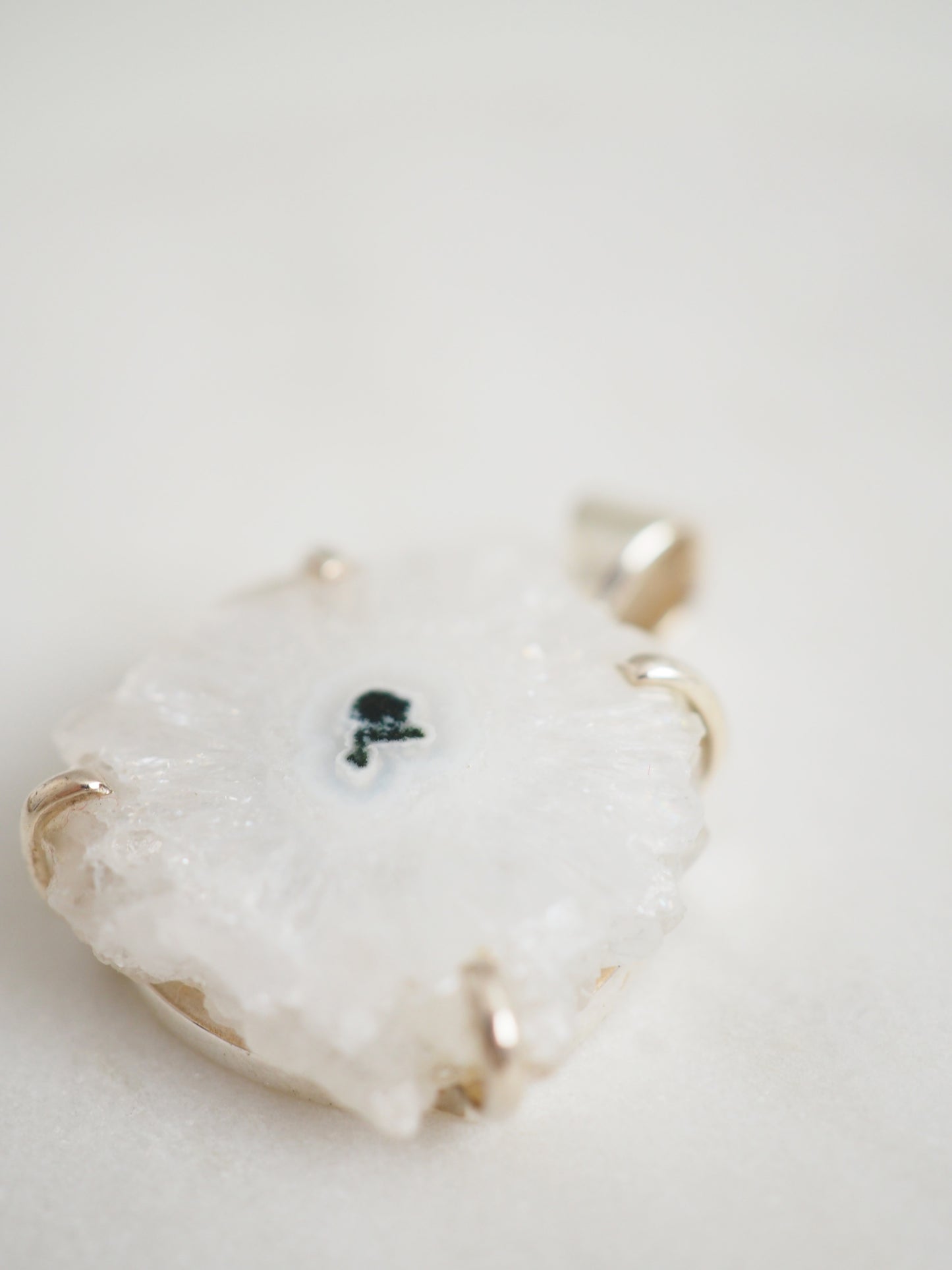 Snowquartz Slice . Schneequarz Anhänger 925 Sterlingsilber