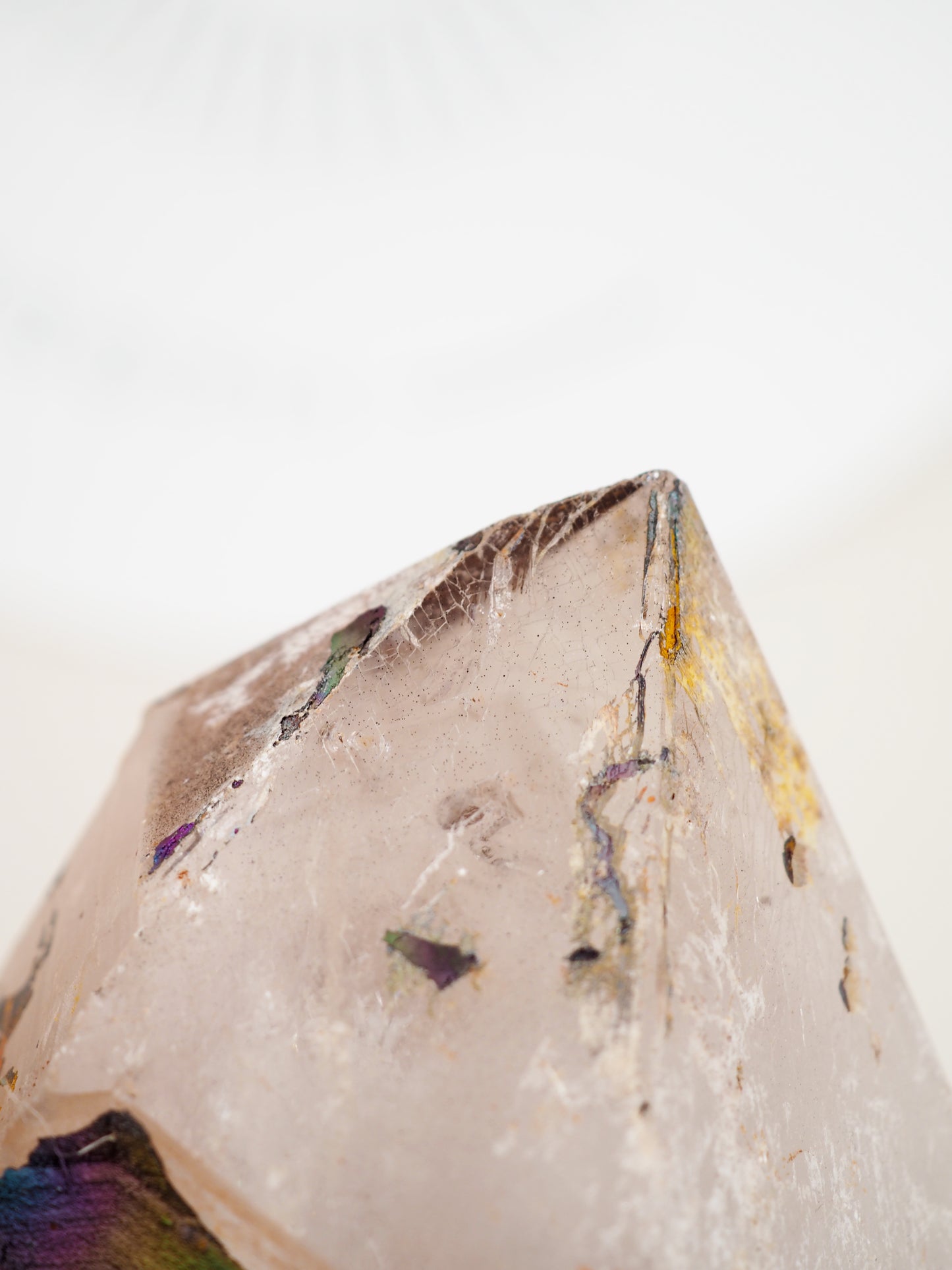 XXLRainbowquartz mit Phantomen. Regenbogen Quarz . Turgite Hämatit Goetit Quarz -aus Itremo Massif, Itremo - South of Ibity Mountain, - aus Itremo Massif, Itremo, Ambatofinandrahana Distric, Fianarantsoa Province Madagascar RARE NEW FIND