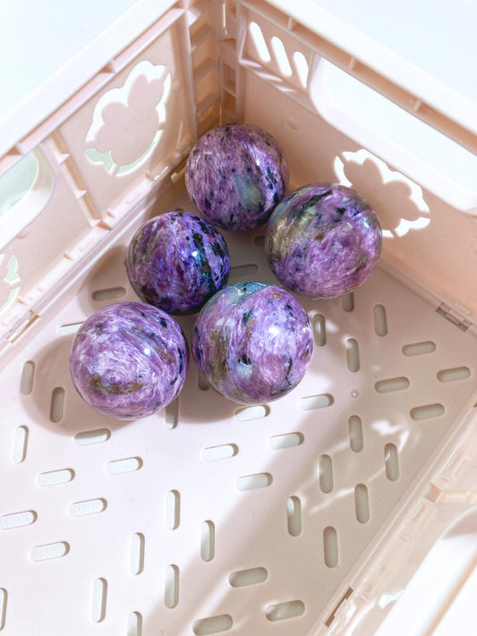 Charoit Kugel . Charoite Sphere ca. 3-3.5cm - aus Russland RARE