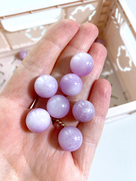 Kunzit Mini Kugel . Sphere ca. 1 cm - High Quality