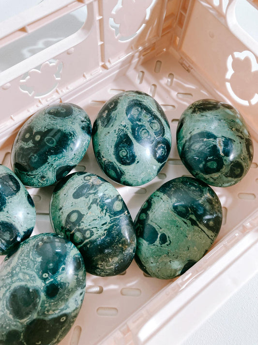 Kambaba / Grüner Rhyolith Palmstone Seifenstein Handschmeichler 7cm - aus Südafrika