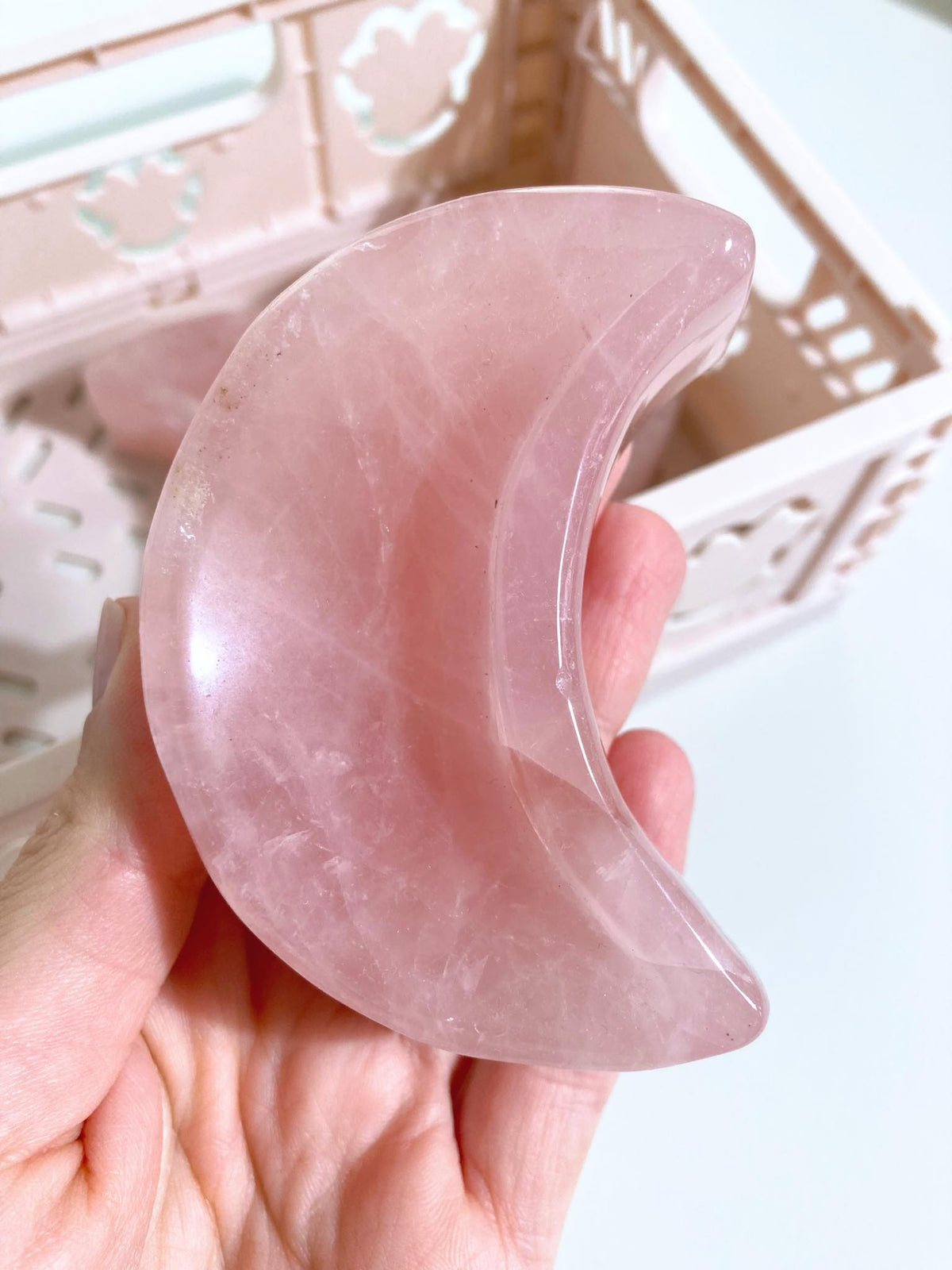 Rosenquarz Halb Mond Edelstein. Kristall Schale Schmuckschale Bowl MINI 9 cm- Handcarved - aus Madagascar
