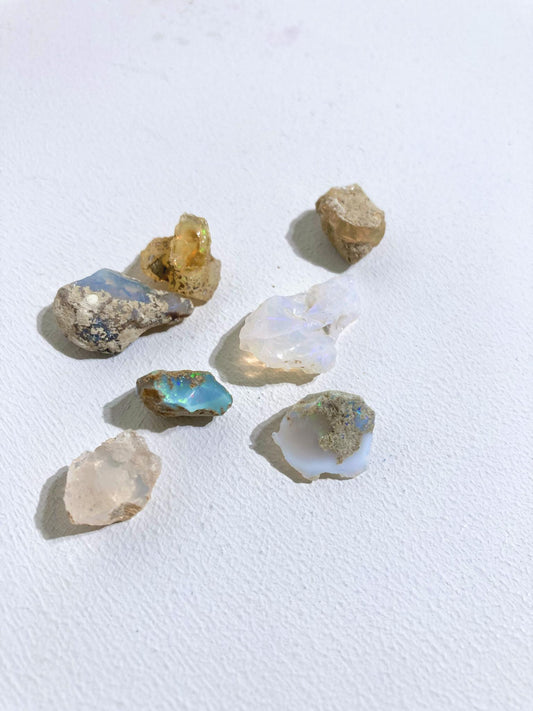 Welo Opal in Muttergestein 0.5 -1.8g - aus Äthiopien High Quality