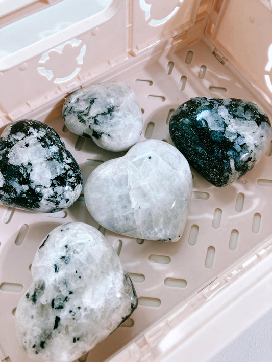 Regenbogen Mondstein / Weißer Labradorit mit Turmalin Herz xx cm -aus Indien