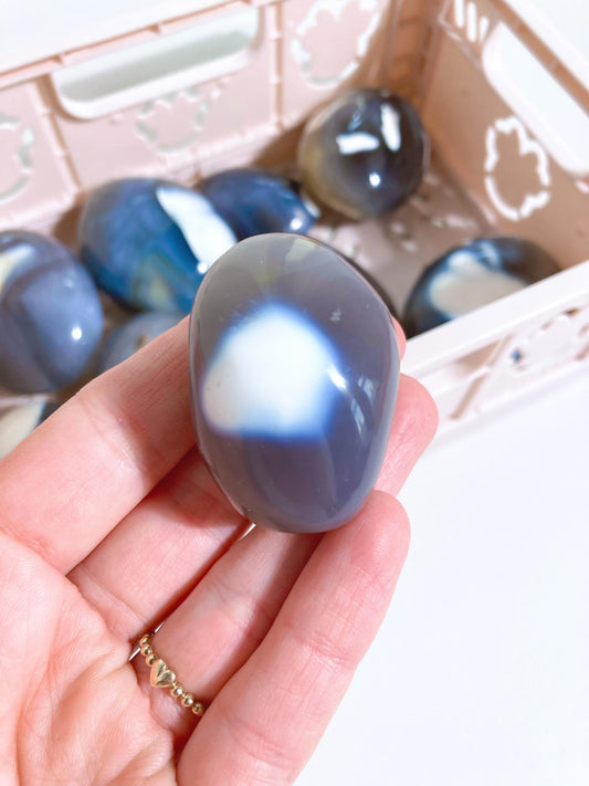 Orca Achat Handstein . Orca Agate Palmstone ca. 4-7cm - Handcarved High Quality