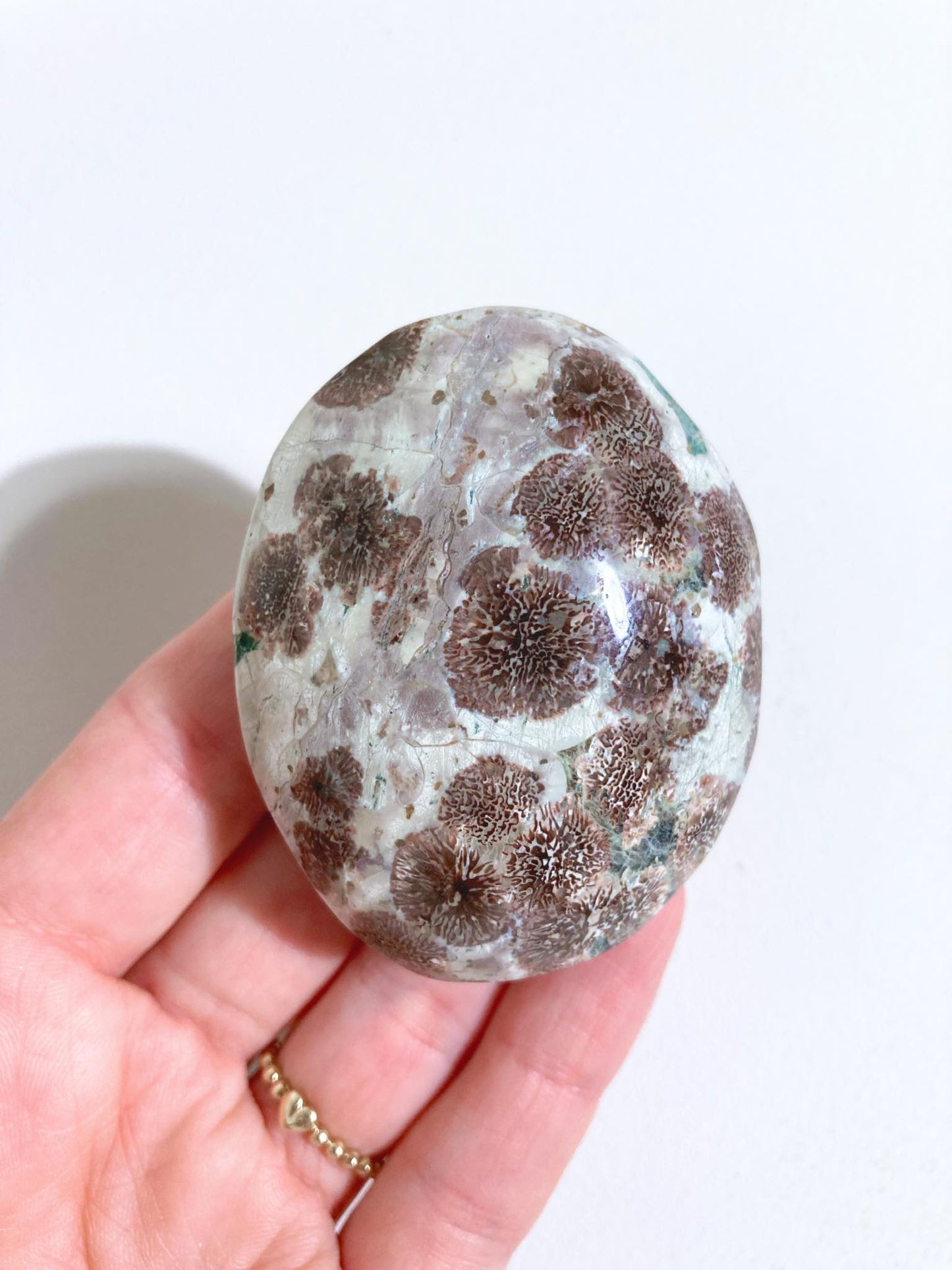 Grüner Blumen Jaspis Handstein . Russian Flower Agate Palmstone/ Rhyolite ca. 4-6 cm -Handcarved