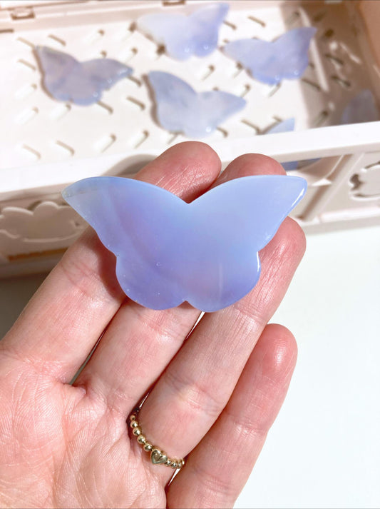 3D Blauer Chalcedon Schmetterling . Blue Chalcedony Butterfly ca 5cm - aus Türkei Handcarved High Quality