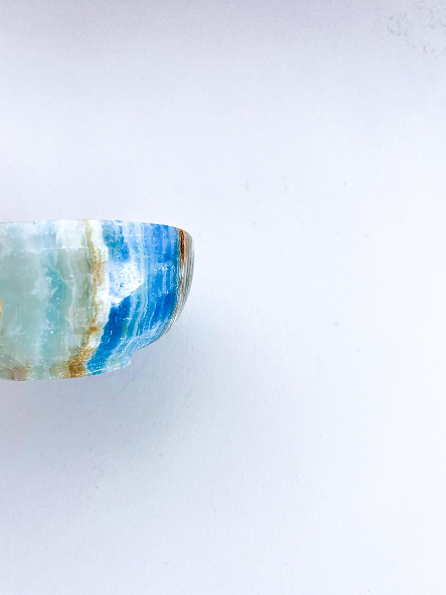 Blauer Onyx . Gebänderter blauer Calcit MINI Schale Schmuckschale ca. 7cm . Blue Onyx Bowl Handcarved