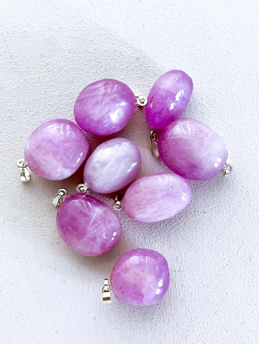 Kunzit Trommel Stein Anhänger ca. x cm . Kunzite Tumble Pendant - High Quality