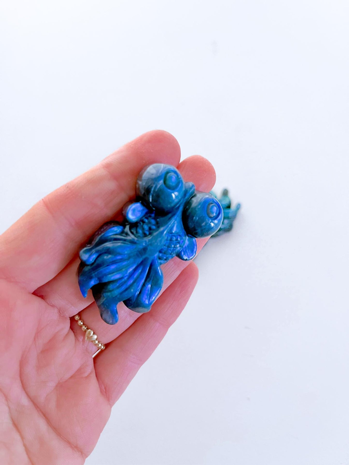 Labradorit Goldfisch Gravur . Labradorite Goldfish Carving ca. xx cm - High Quality