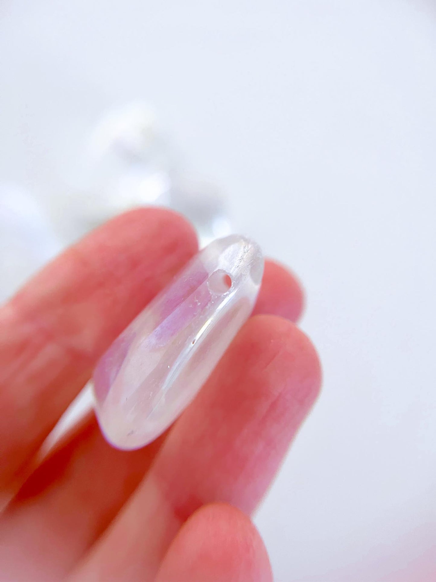 AngelAura Bergkristall Anhänger getrommelt gebohrt . AngelAura Clearquartz tumbled Pendant drilled ca 2cm - Common Quality