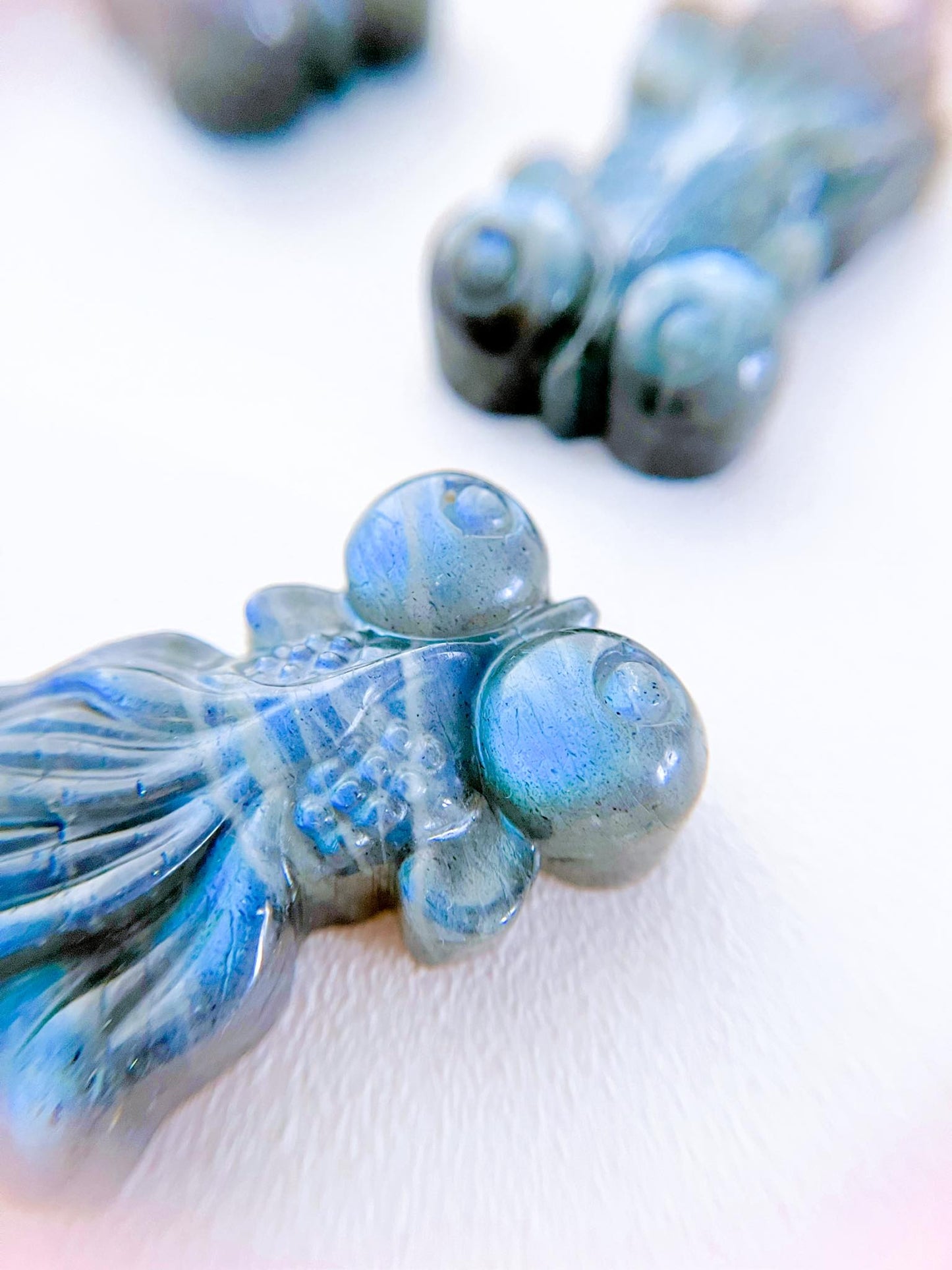 Labradorit Goldfisch Gravur . Labradorite Goldfish Carving ca. xx cm - High Quality