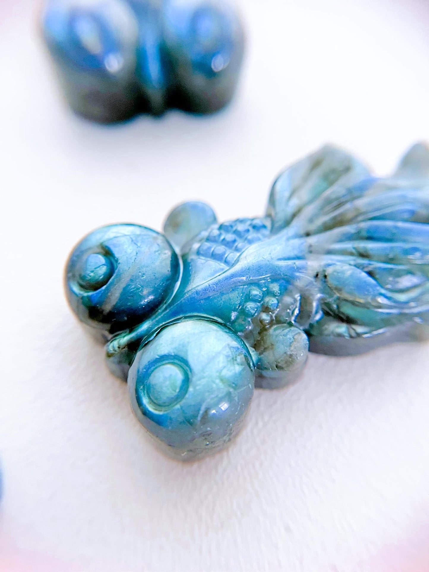 Labradorit Goldfisch Gravur . Labradorite Goldfish Carving ca. xx cm - High Quality