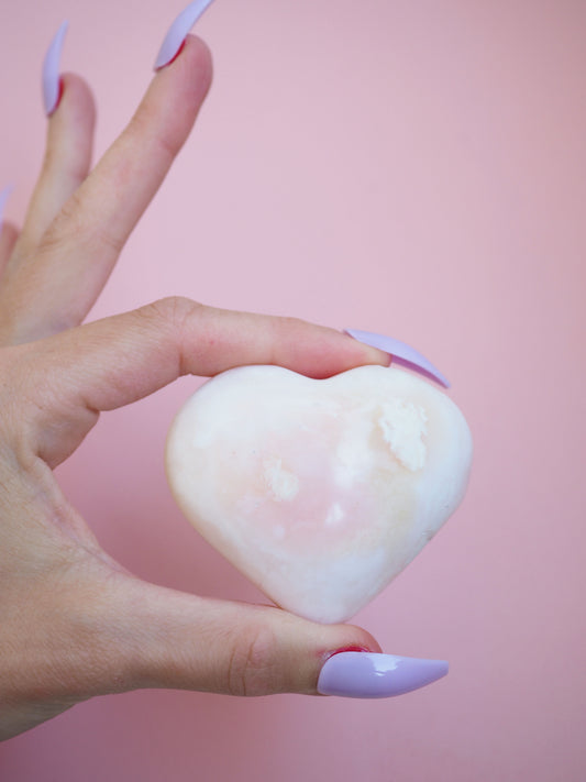 Pinker Anden Opal Herz mit Cave aus Peru - High Quality