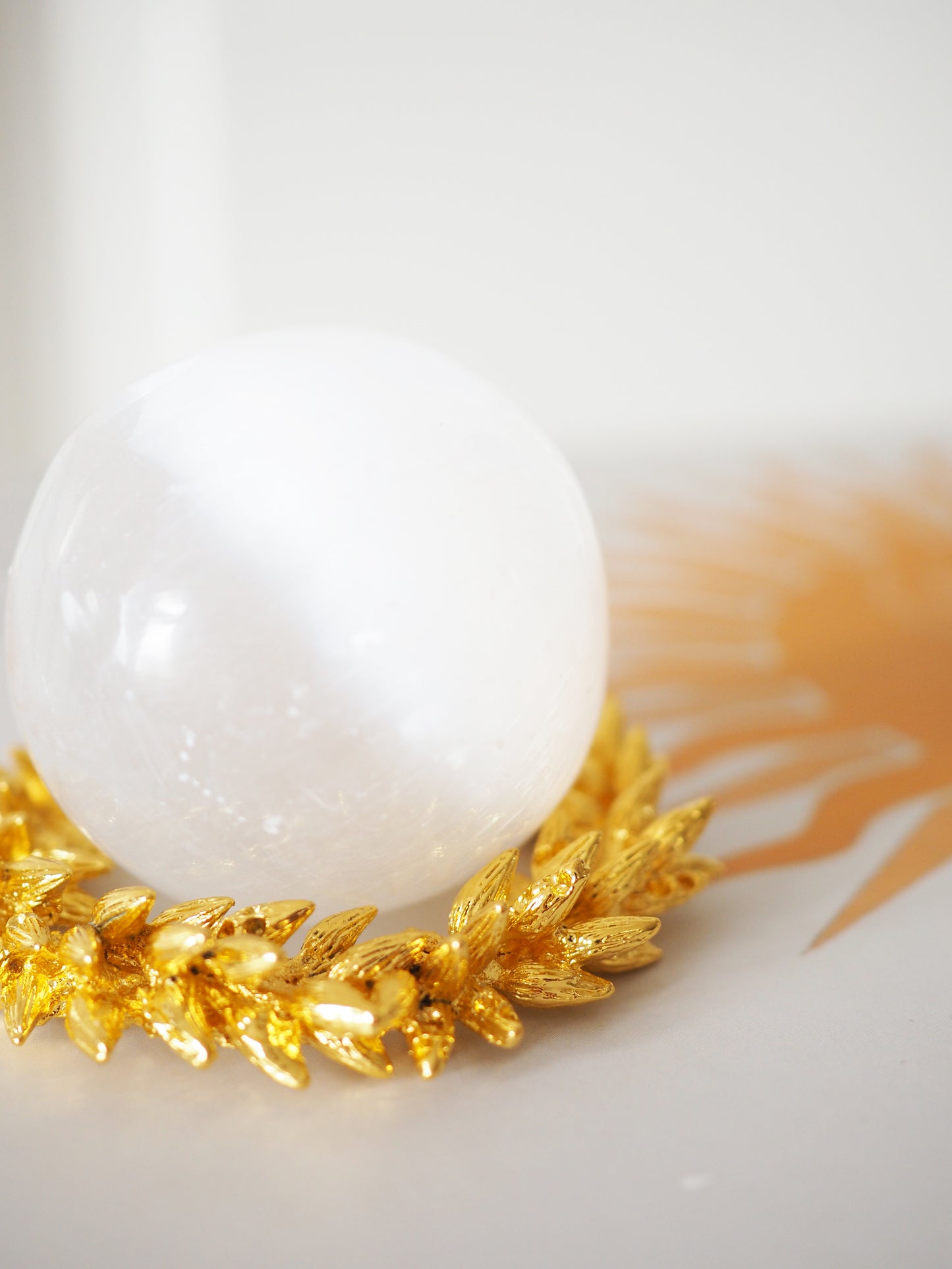BLÄTTER MEDIUM Hochwertiger Metall Kugel Ständer Halter . Sphere Stand GOLD