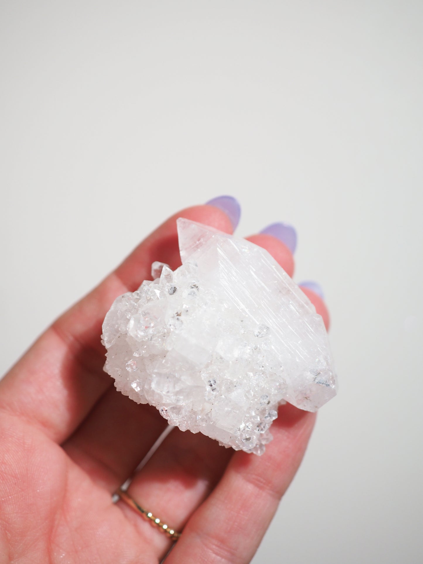 Apophylit Doppelender auf Apophylit mit Regenbögen - aus Indien RARE