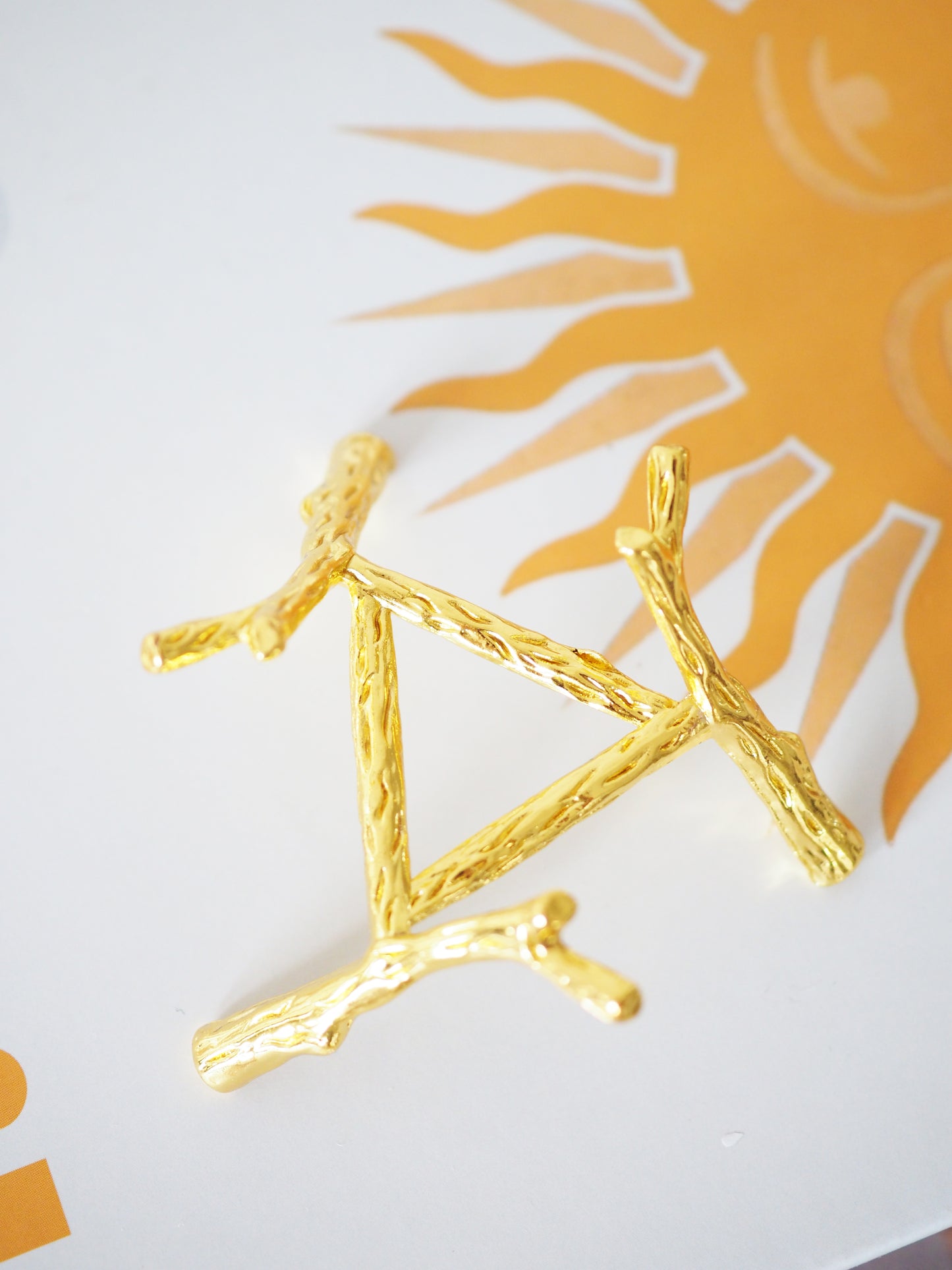 AST / BAMBOO Hochwertiger Metall Sphere Stand in GOLD