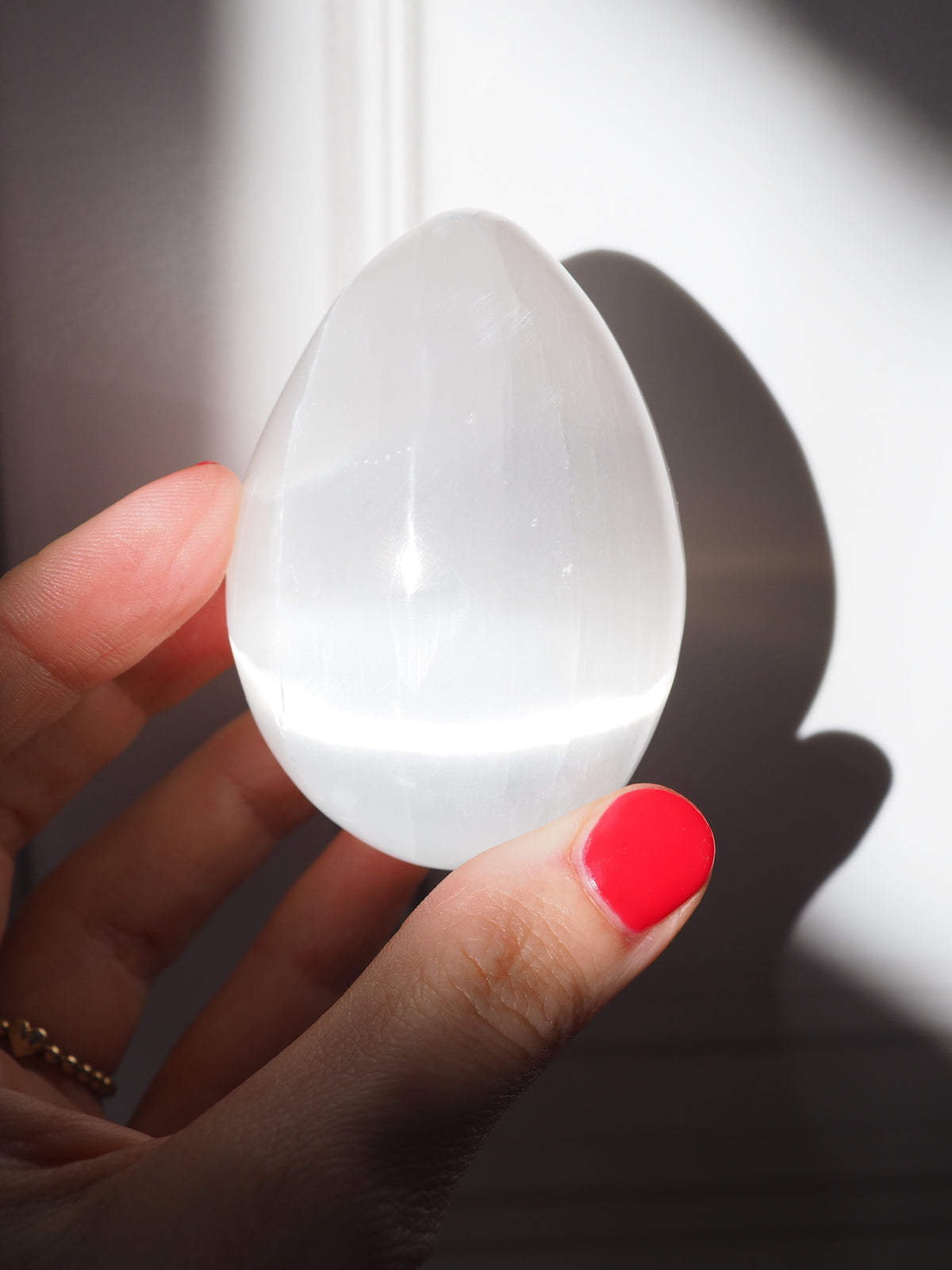 Selenit Ei. Selenite Egg ca. 7cm - aus Marokko Handcarved