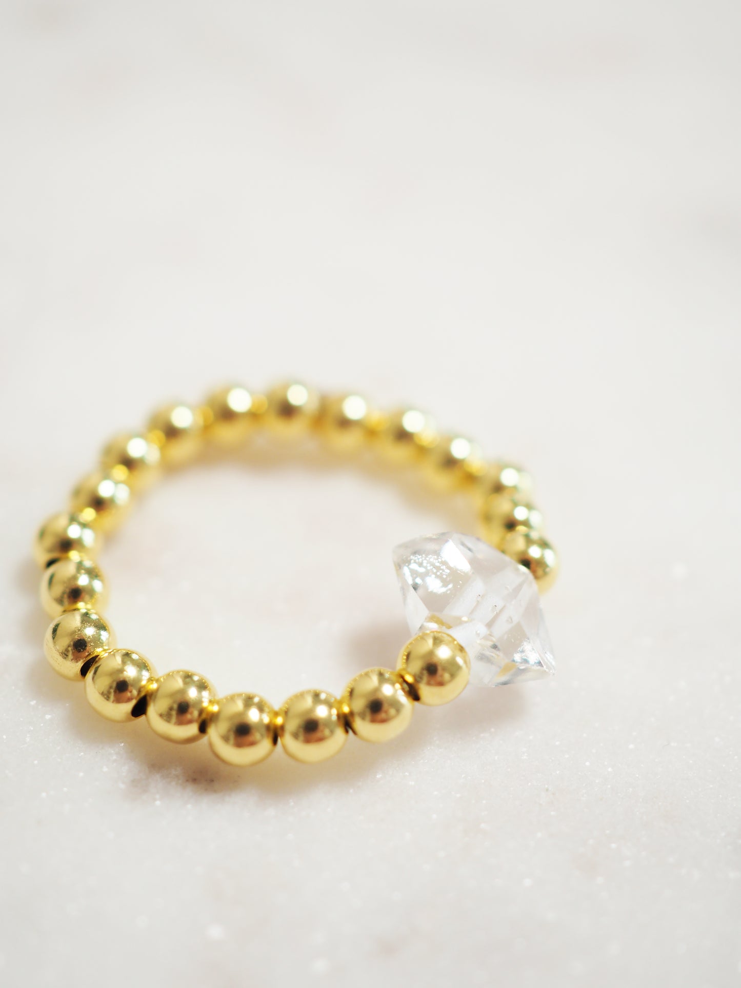 Bergkristall Doppelender Elastischer Kugel Ring . 925 Sterlingsilber vergoldet - Herkimer Art aus Pakistan