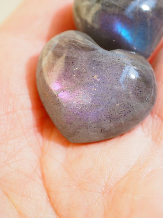 Pink Purple Gold Labradorit Puffy Herz Carving Handcarved 2-4 cm -High Quality MINI