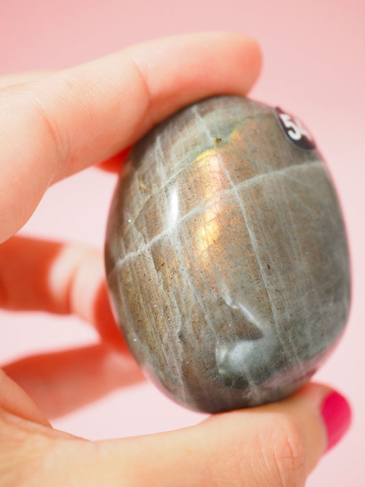 Golden Sunset Labradorit Palmstone 5 cm (54) - Aus Madagascar