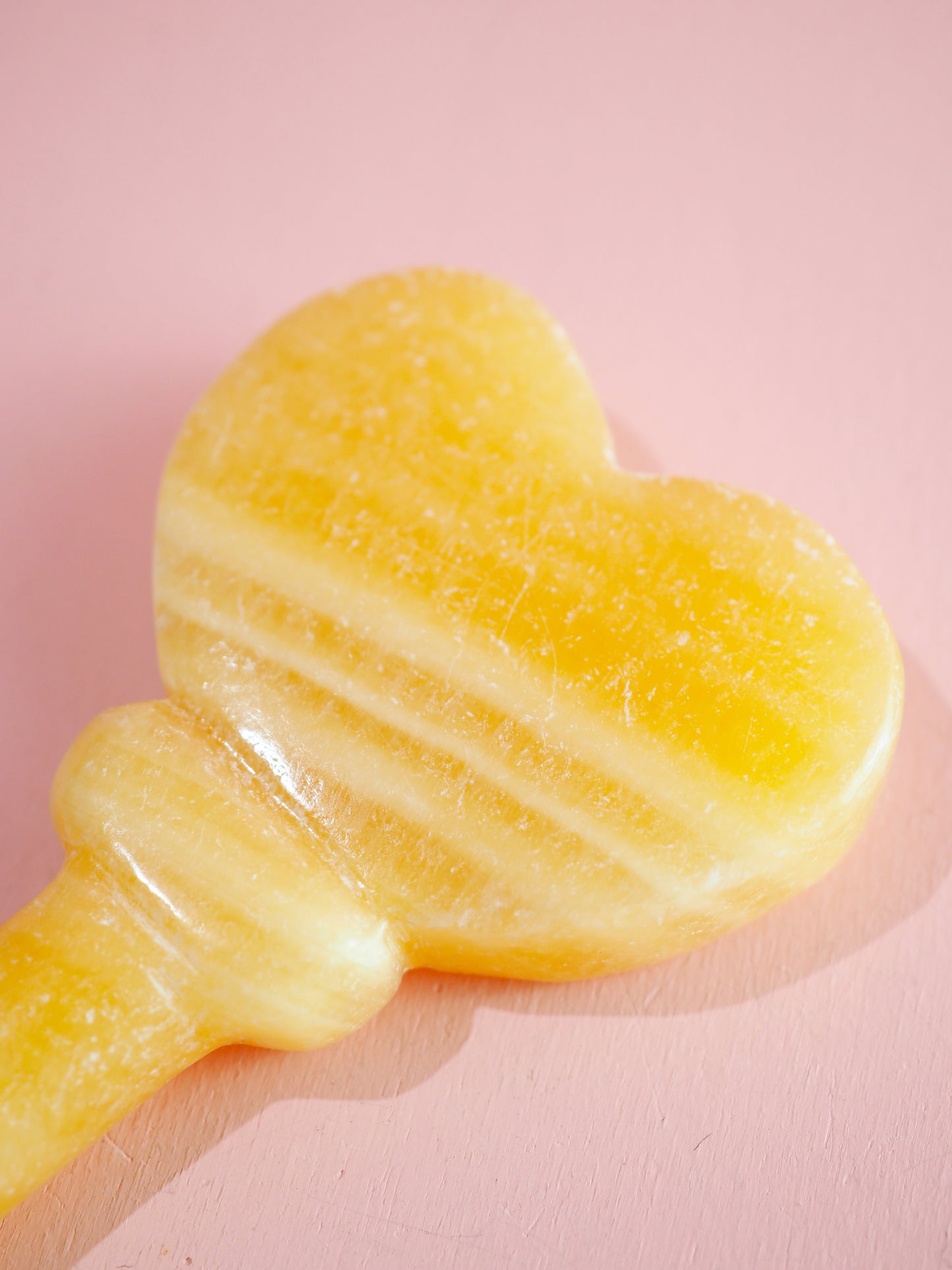 Orange Calcite Heart Key / Orangen Calcit Herz Schlüssel ca.13 cm Handcarved