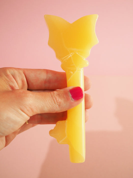 Orangen Calcit Schmetterling Schlüssel ca.13 cm Handcarved