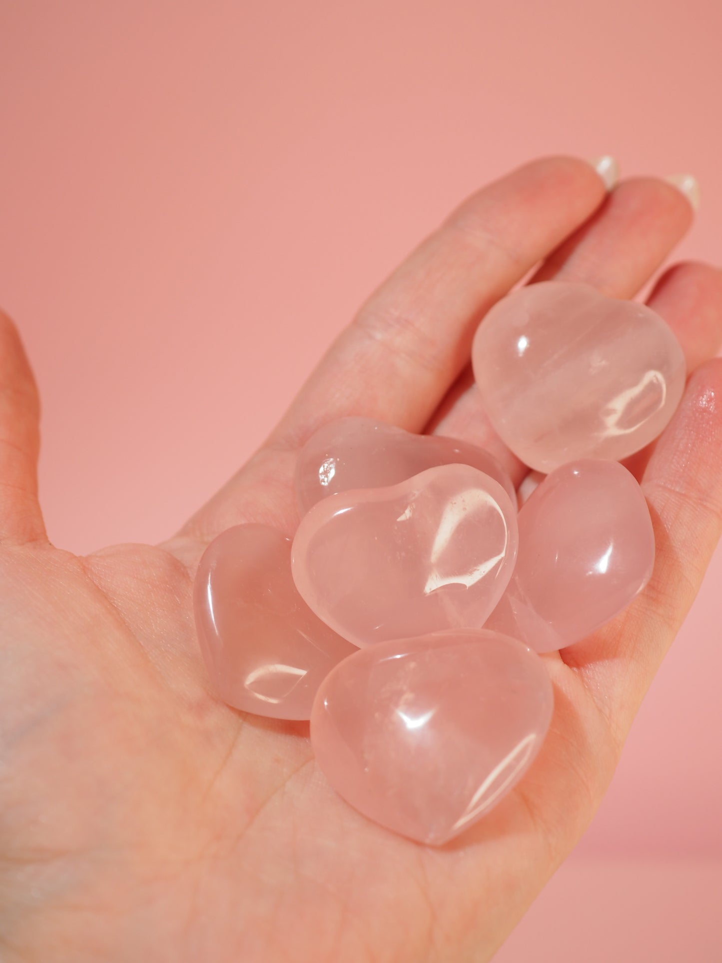 Rosenquarz Mini Herz Carving / Rosequartz Mini Heart Carving xx cm- Handcarved - aus Madagascar -High Quality