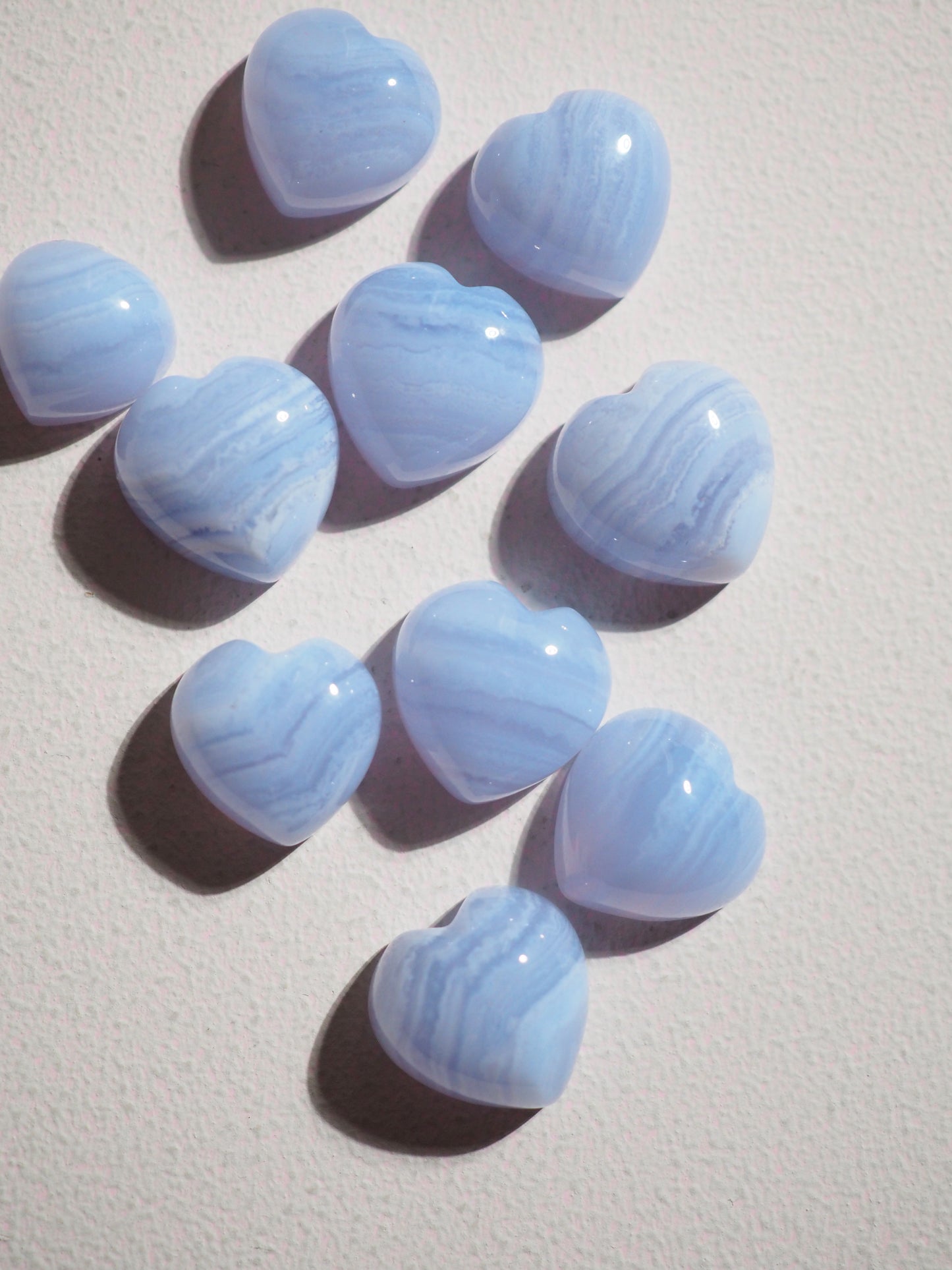 Blauer Spitzen Achat Mini Herz . Blue Lace Agate Mini Heart ca. 1.5 cm - aus Namibia