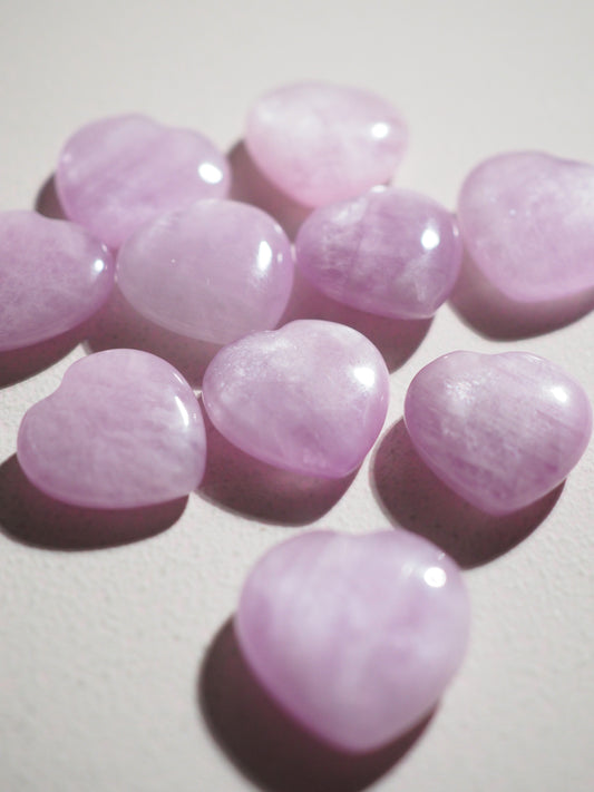 Kunzit Mini Herz . Kunzite Mini Heart ca. 2 cm
