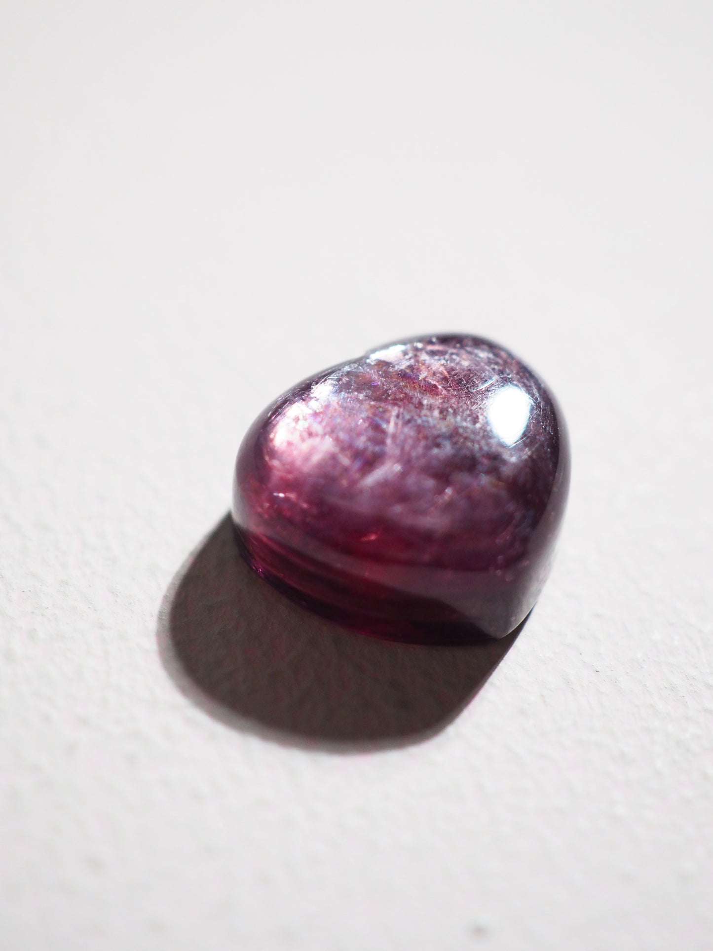 Gemmy Lepidolit Mini Herz .Gemmy Lepidolite Mini Heart ca. 1.5 cm