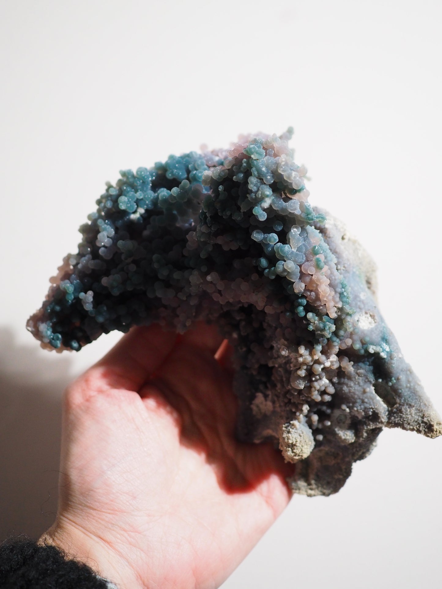 Trauben Achat / Grape Agate . Traubenachat Bicolor "LE DOLPHIN" 15 cm 578 g - aus Mamuju Area West-Sulawesi Indonesien - High Quality RARE COLOR
