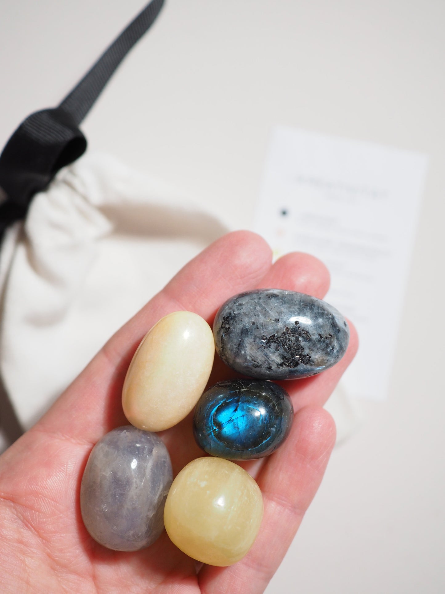 Kristall Set Kreativität . CRYSTAL KIT CREATIVITY . Labradorit . AngelAura Orangencalcit . Limonen Calcit . Larvikite . Blauer Rosenquarz