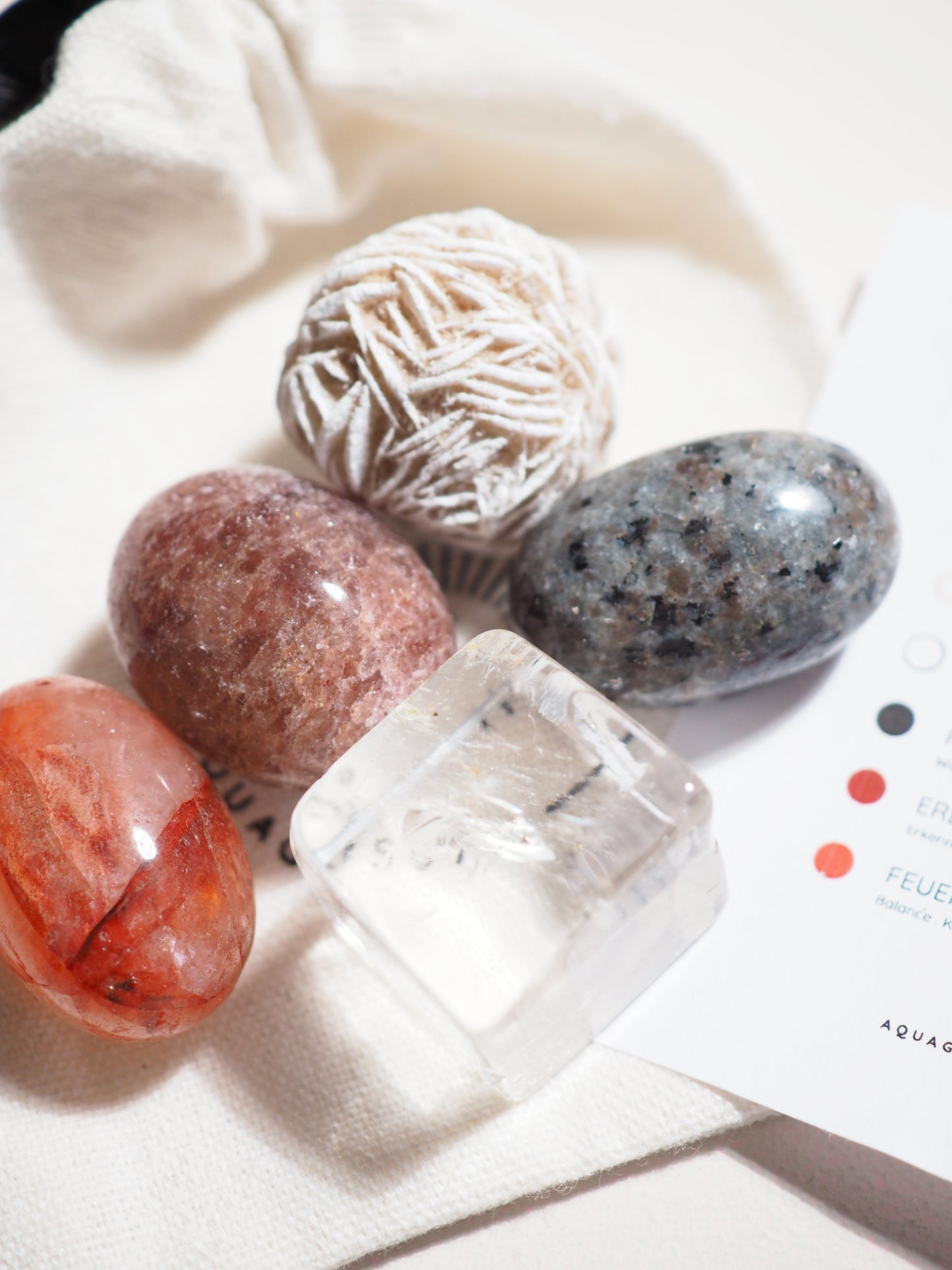 Kristall Set Klarheit . CRYSTAL KIT CLARITY . Sandrose . Bergkristall . Flammender Stein . Erdbeerquarz . Feuerquarz