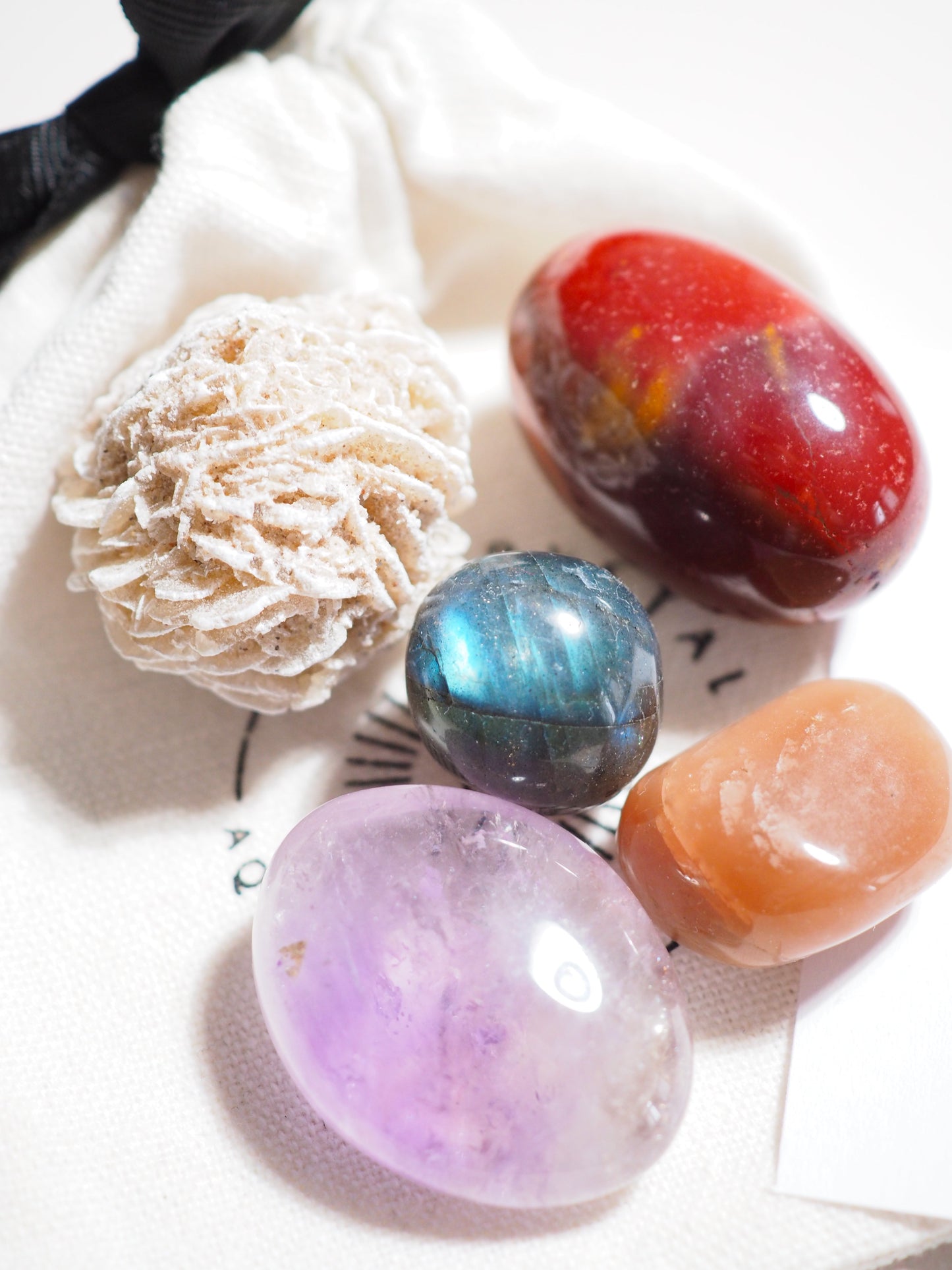 Kristall Set Intuition . CRYSTAL KIT INTUITION . Mondstein . Amethyst . Labradorit . Mookait . Sandrose