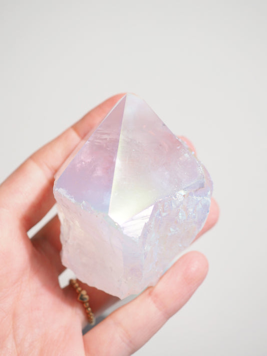 AngelAura Bergkristall Spitze . AngelAura Clear Quartz Point ca. 6 cm - aus Brasilien