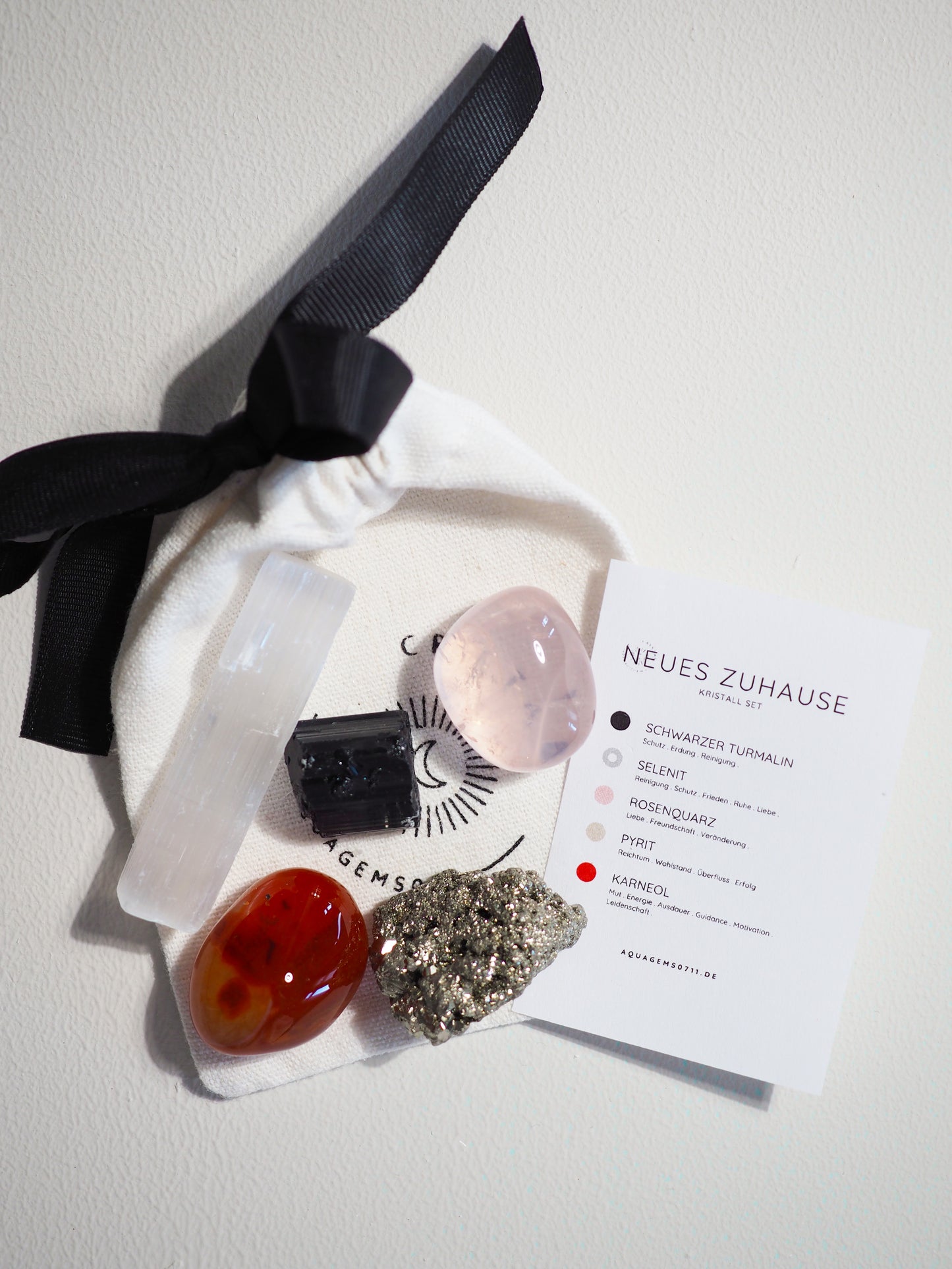 Kristall Set Neues Zuhause . CRYSTAL KIT NEW HOME . Schwarzer Turmalin . Selenit . Rosenquarz . Pyrit . Karneol.