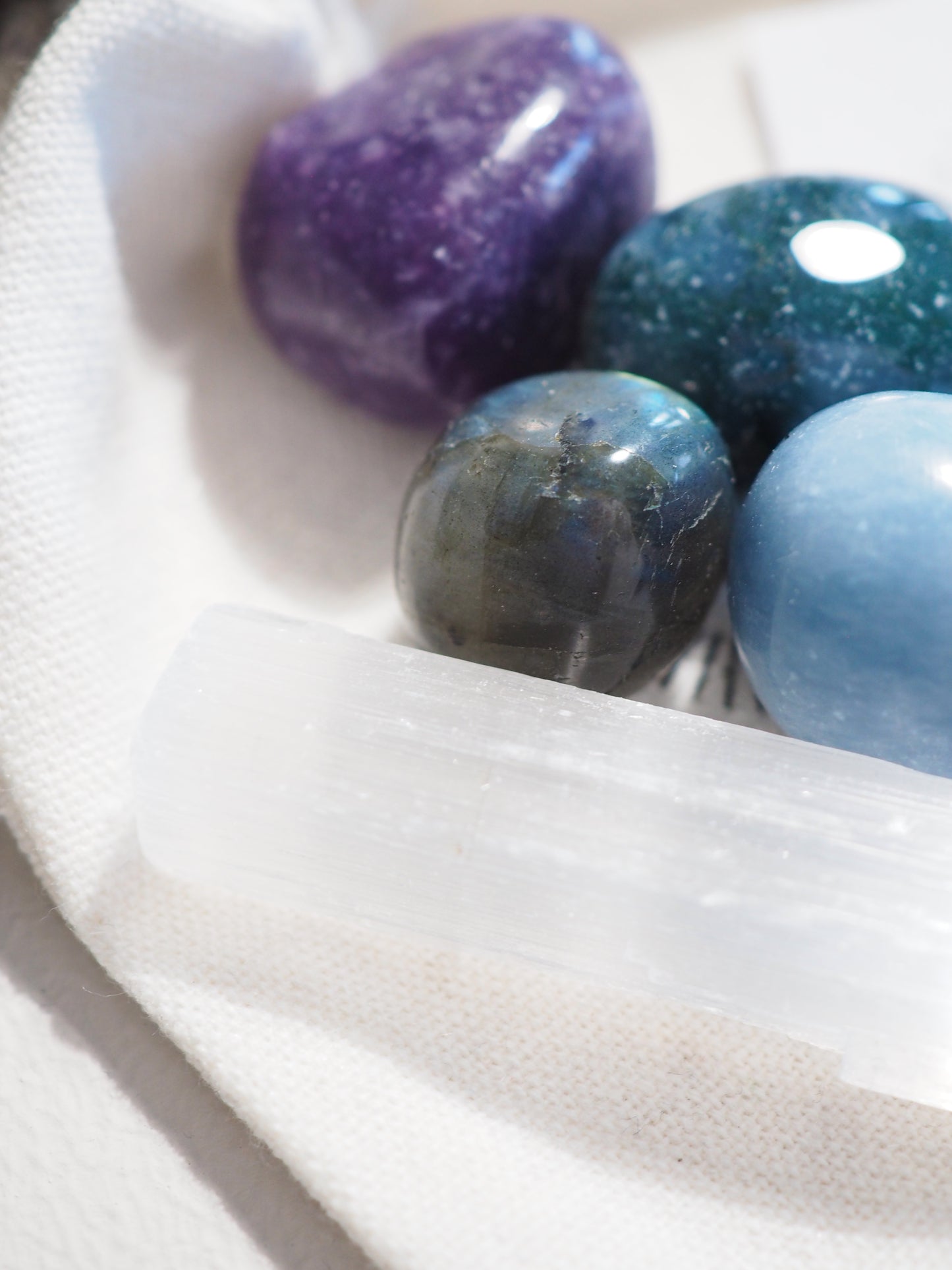 Kristall Set Mama . CRYSTAL KIT MOM . Selenit . Angelite . Moosachat . Lepidolite . Labradorit